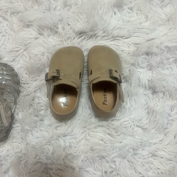 Kids Multi-Color Shoe Set - Picture 12 of 14